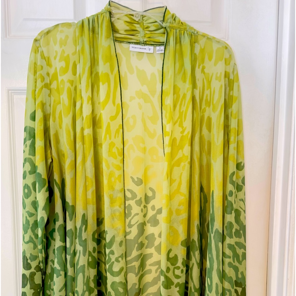 ✔️✔️Susan Graver 1x cool Green Cheetah Print Top